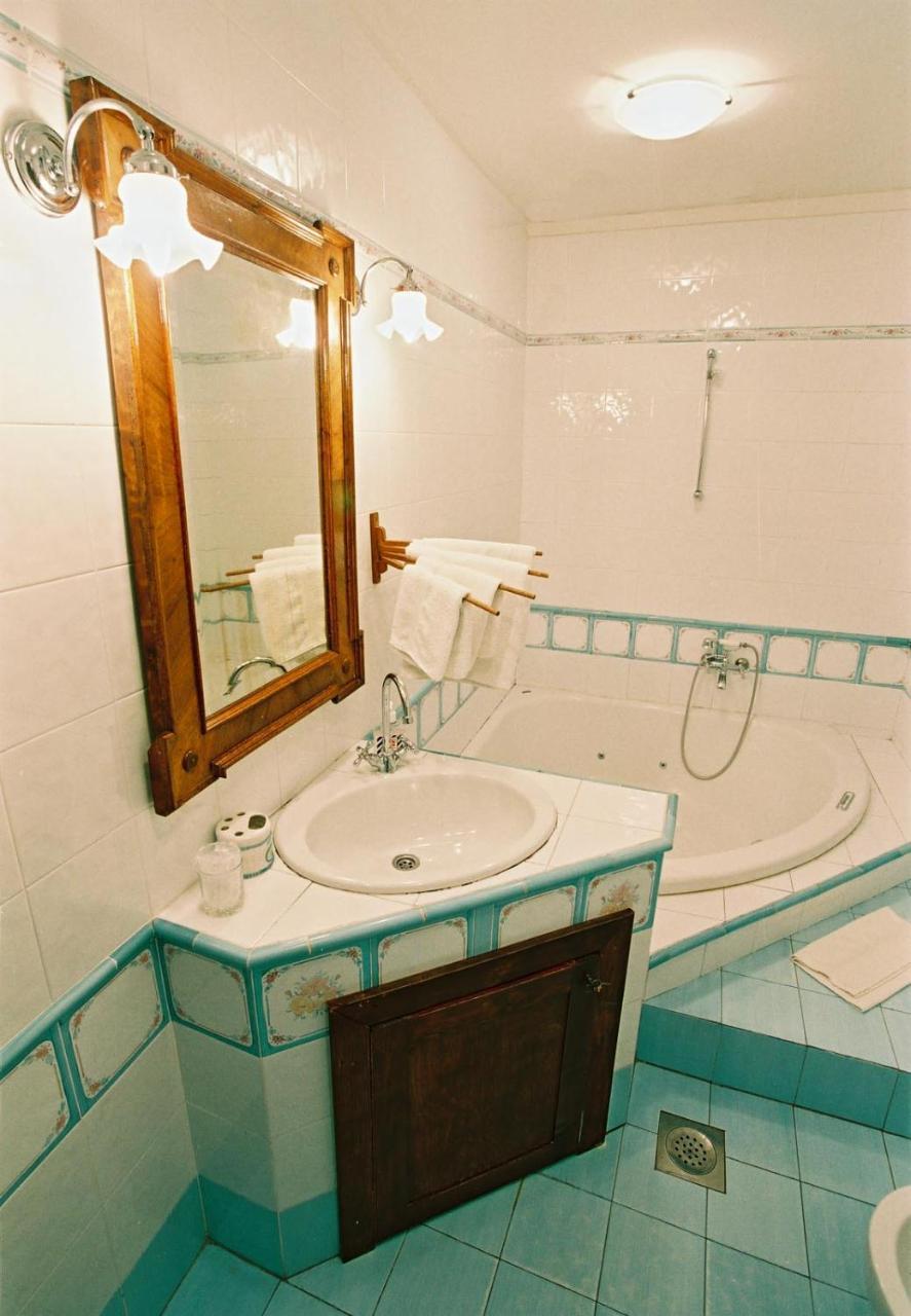 Salas 137 Hotel Cenej Zewnętrze zdjęcie