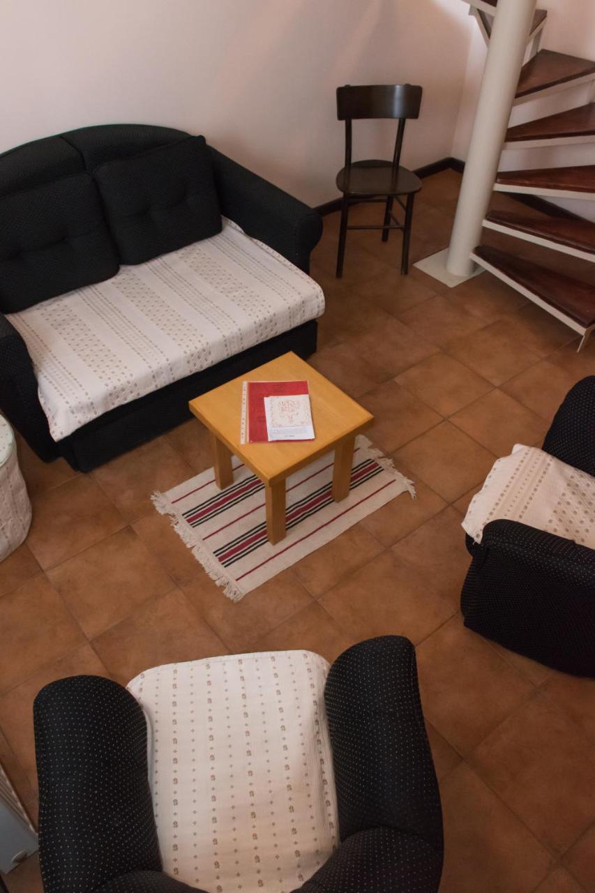 Salas 137 Hotel Cenej Zewnętrze zdjęcie